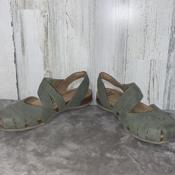 0704 Earth Green Sandals Comfortable Slip-On Design - Picture 4 of 10